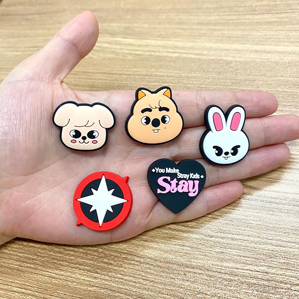 Stray Kids Schuhanhänger Set: PVC-Weichgummi-Clog-Zubehör für DIY-Croc-Dekoration