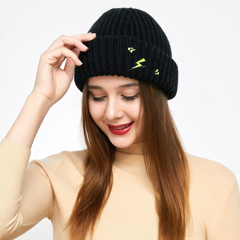 

New Fashion Winter Woolen Embroidery Warm Hat Women Fashion Melon Leather Hat Men and Women Knitted Hat розовый