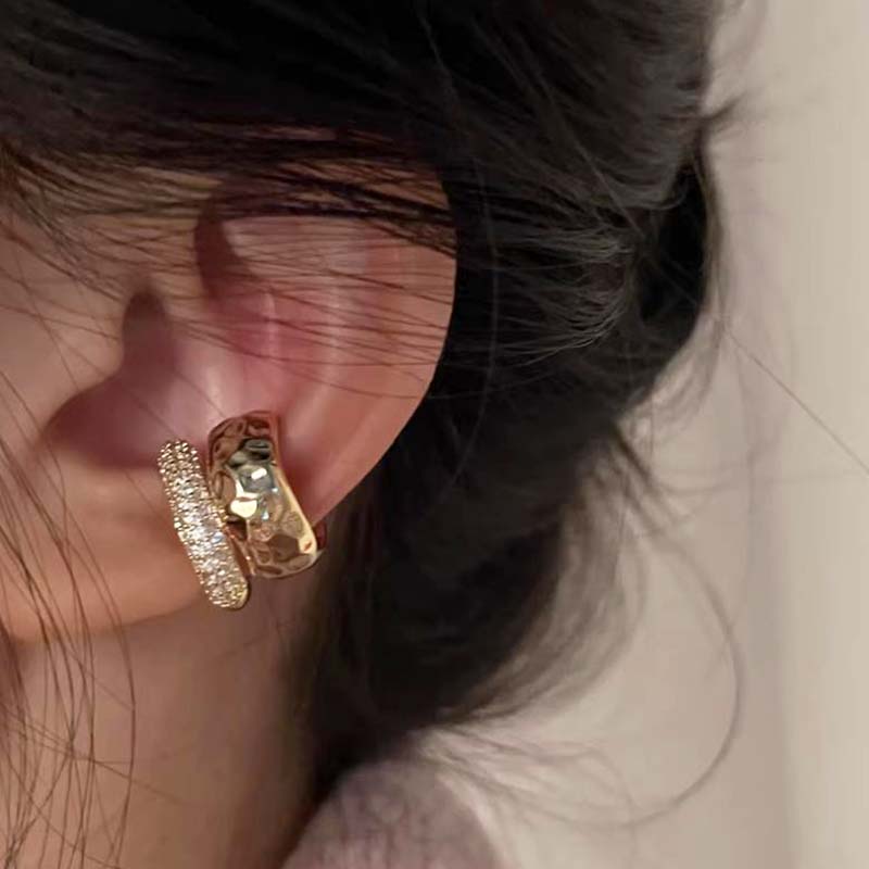 

Изысканные двухслойные серьги-клипсы со стразами для женщин, нерегулярные серьги из матового жемчуга, сверкающие манжеты для ушей, аксессуары Y2K, модные ювелирные изделия золотой