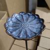 Flower-Shaped Ceramic Bee Feeder Rust-resistant Floral Sculpture Bird Bath Bowl Handcrafted Metal Vintage Style