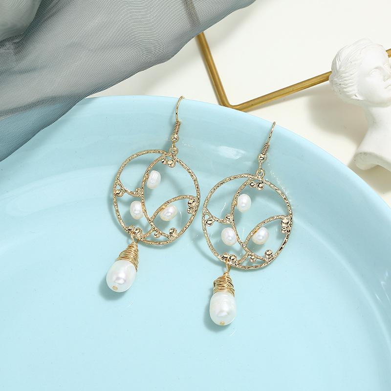 Light Luxury Baroque Freshwater Pearl Temperament Earrings Women's Face Skinny Silver Needle Retro Long Earrings Versatile Ear Jewelry