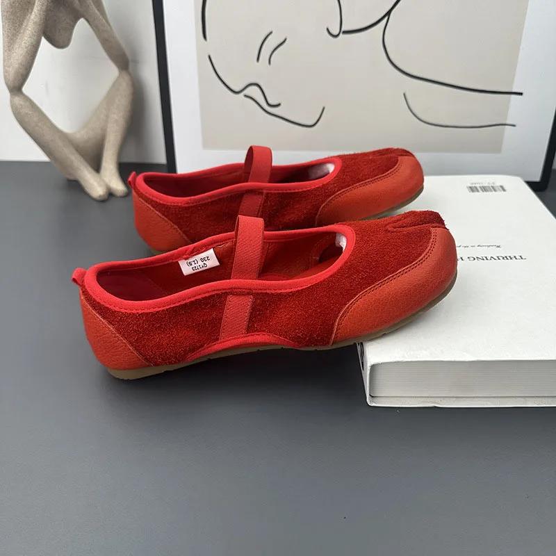 Fashion New Split Toe Peas Shoes Women 2025 Trotters Cross Horseshoe Red Casual Mary Jane Ballet Flats Shoes Female