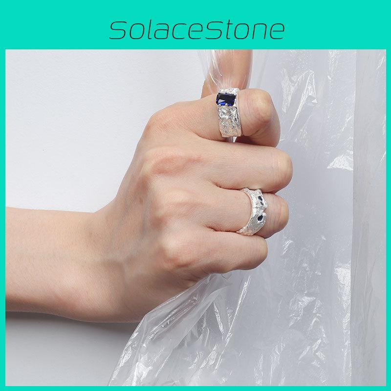 Eleganter geometrischer Ring aus 925er Sterlingsilber mit unregelmäßigem blauem Zirkon für moderne Mode