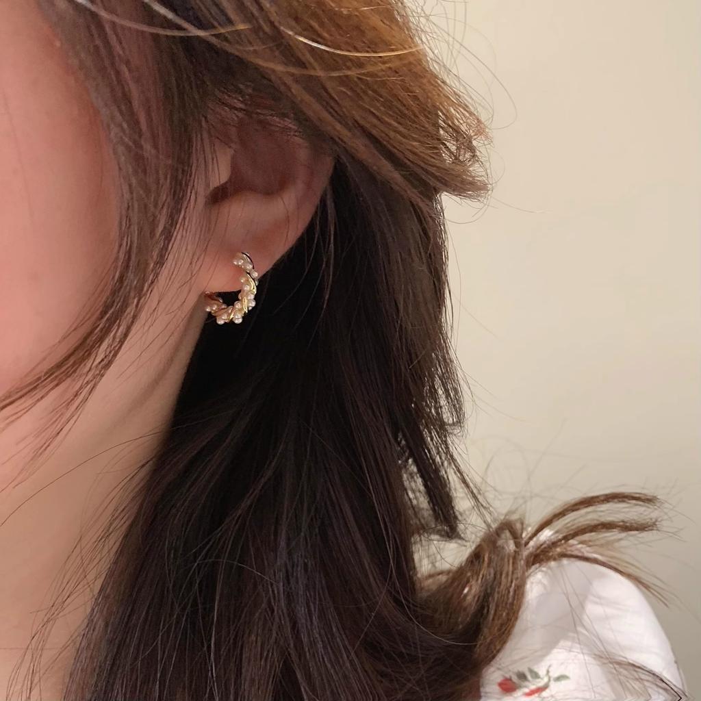 Simple Vine Winding Earrings Female Fashion Temperament Ear Buckle Geometric Literary Trendy Elegant Lady's Accessories Classic Jewelry Earrings