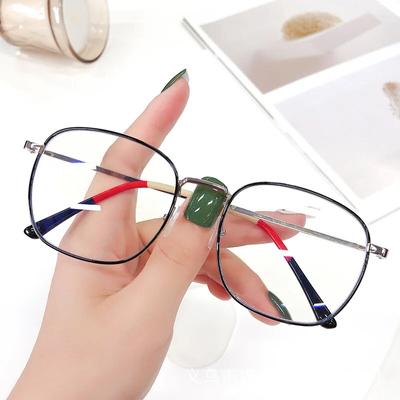 Lunettes carrées unies tendance unisexes pour hommes femmes Lunettes à monture en métal pour fête lunettes de vue Monture délicate à bordure noire