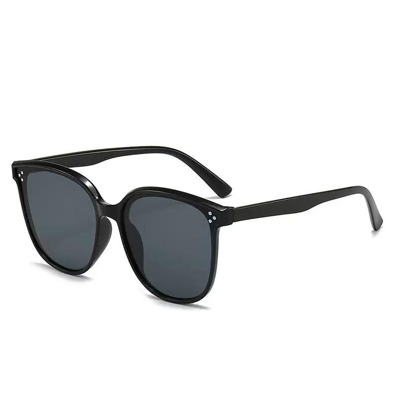 Polarized Trendy Sunglasses for Men & Women - High-end Three-Point Style 2025