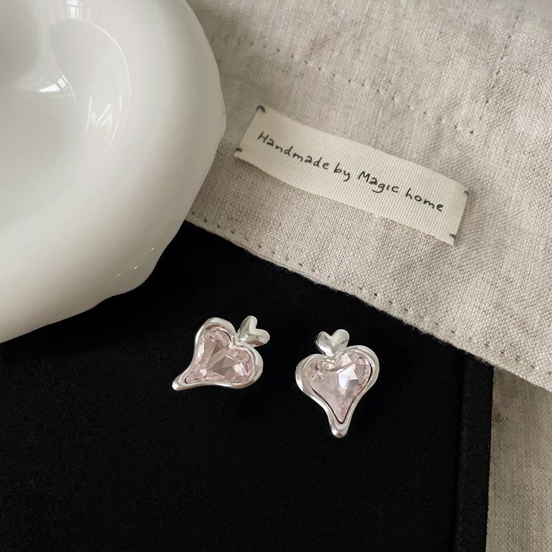 Zircon Metal Love Stud Earrings Women'S High Sense Light Luxury Elegant Personality Simple Versatile Temperament Fashion Earrings