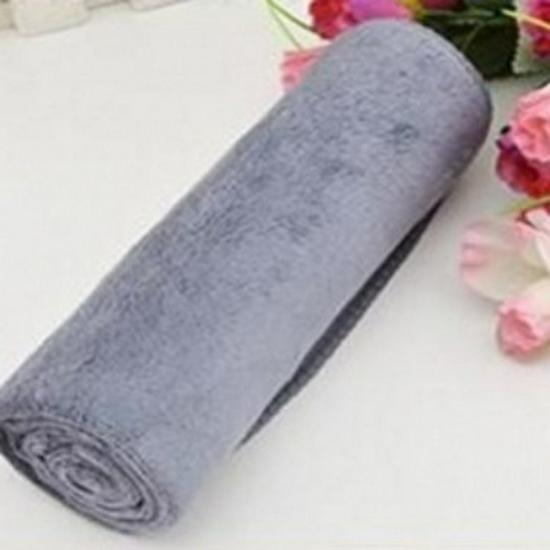 

Рушники з мікрофібри для чищення автомобіля - Різні кольори та розміри (40x60). Мінімальне замовлення: 1 Рушник.