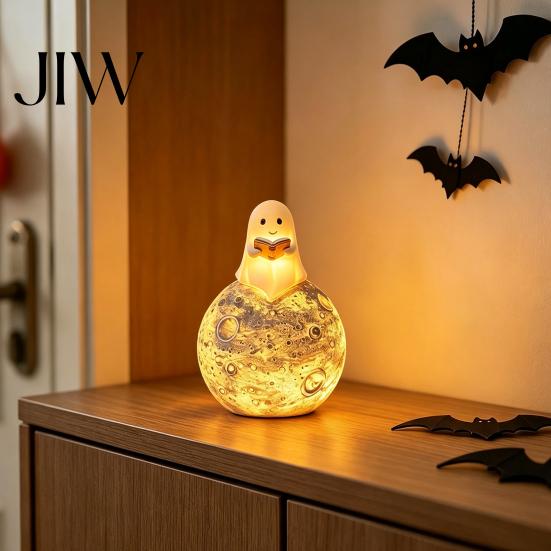 Escultura Decorativa de Lua Crescente Fantasma Fofo Lendo Livro Ornamento, Figura de Resina Luminosa, Decoração de Halloween Luz Noturna para Decoração de Mesa de Casa