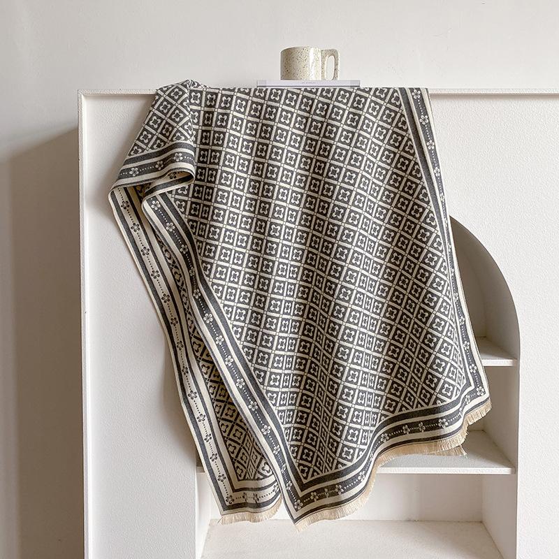 Winter Long Scarf Simple Flower Print Scarf Warm Neck Protection Scarf Versatile Cold Protection Shawl