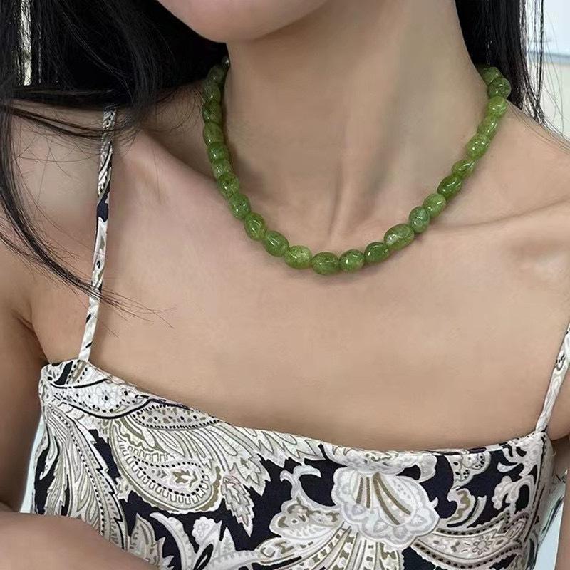 Emerald Green Avocado Beaded Necklace with Yuanbao Buckle - High-End Natural Stone Clavicle Chain