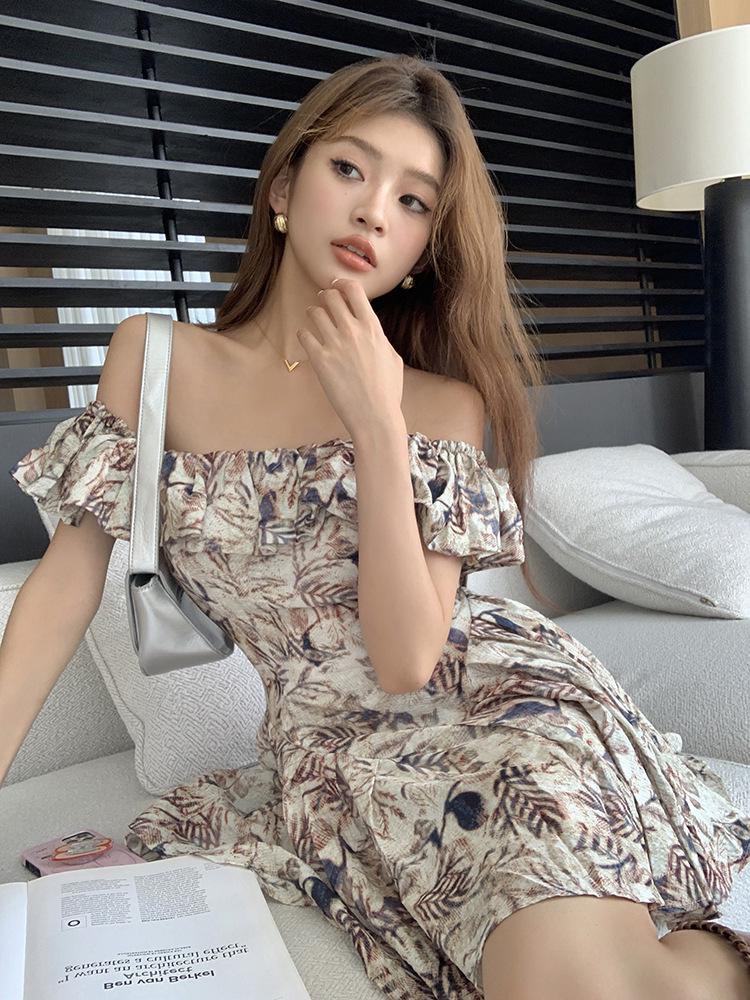 Spring/Summer 2026 French Retro Floral Off-Shoulder Waist-Cinched A-Line Dress