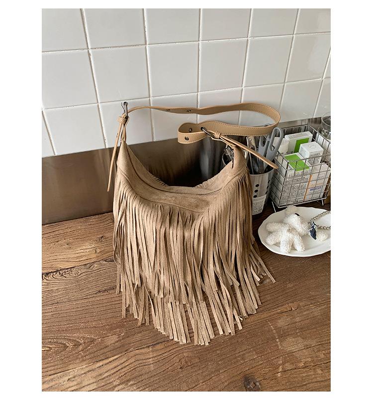 Корейская нишевая замшевая сумка в стиле ретро с бахромой 2025 осень и зима Майяр однотонная модная сумка через плечо с бахромой хаки
