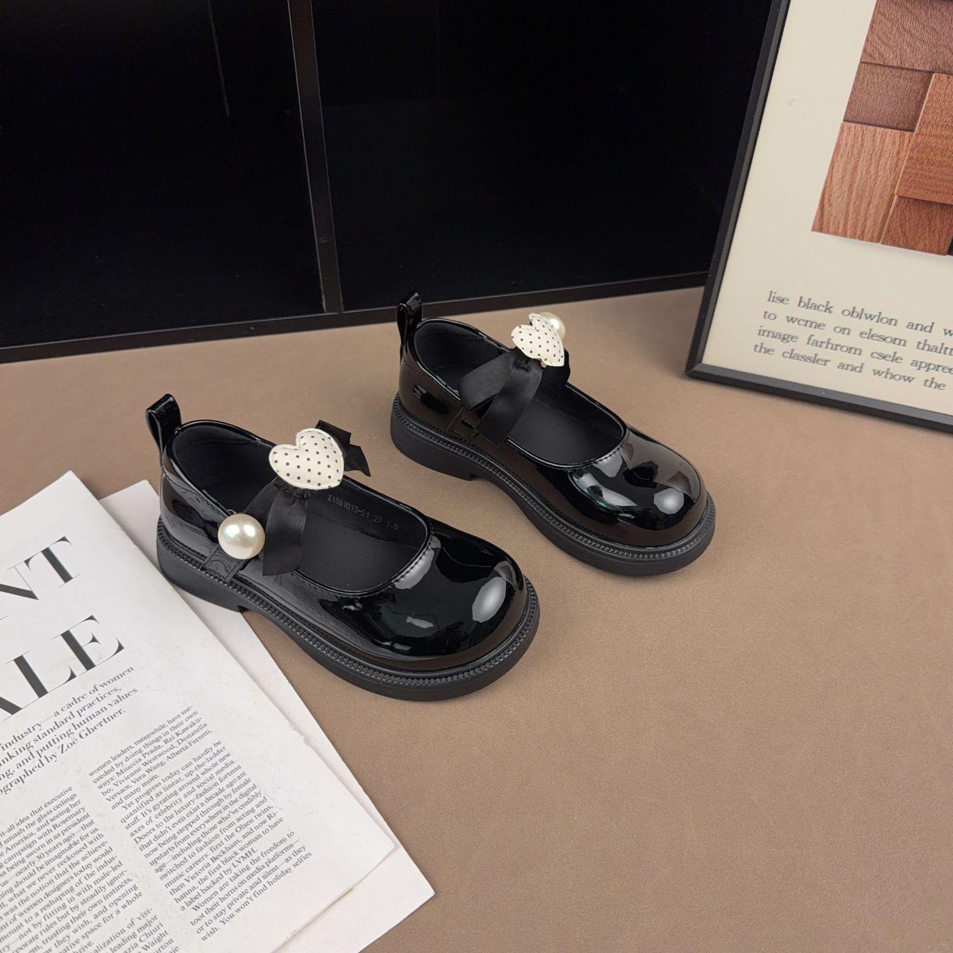 Heart-Shaped Leather Flats for Little Girls - Spring/Autumn 2026 Non-Slip, Low-Cut Princess Shoes, Korean Style 30