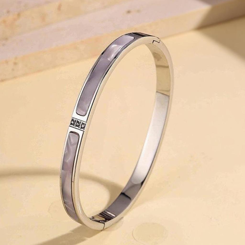 Rose Gold Titanium Steel Bracelet for Women - Non-fading, Stainless, with Three Diamonds, Simple & Fashionable Design.