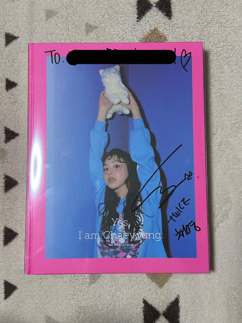 

[USED] Yes, I am Chaeyoung autographed