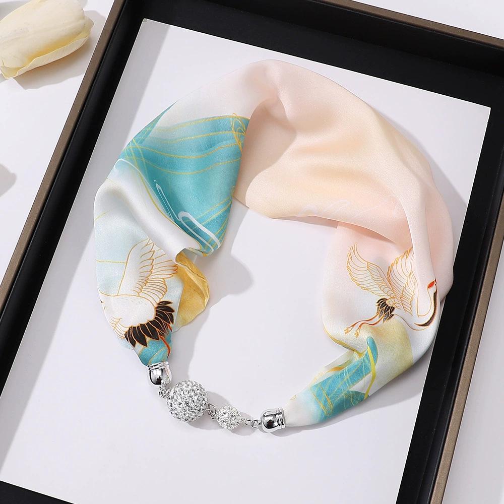 Różowy Szal Jedwabny Imitacja Jedwabiu, Naszyjnik z Magnetyczną Klamrą, Wisiorek, Dopaminowy Strój, Ochrona Kręgosłupa Szyjnego, Damski Mały Szal i Koszula.