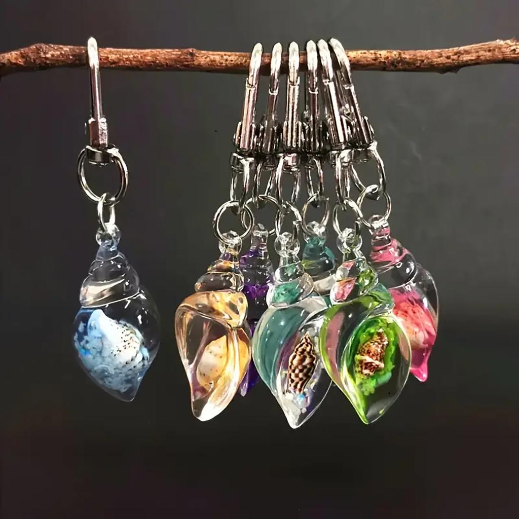 7 Pcs Ocean Style Conch Pendant Acrylic Glow in Dark Conch Pendant Keychain Women Keychain Jewelry