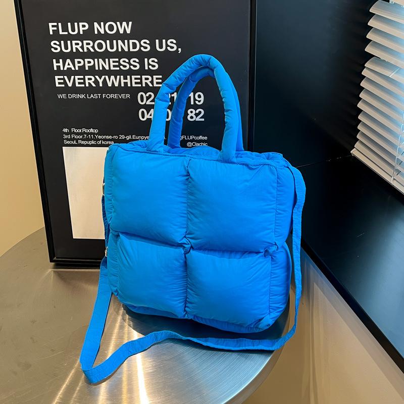 Fashion hand carry cotton clothes bag women's 2025 autumn and winter new trend shoulder bag lazy wind simple messenger bag