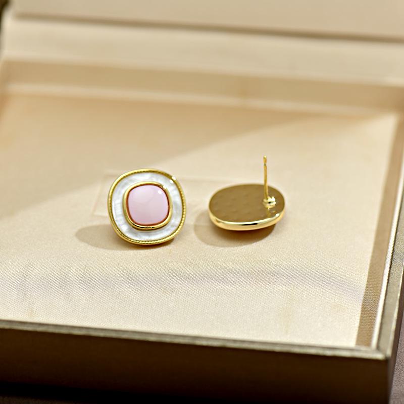 Retro Geometric Creamy Pink Square Stud Earrings for Women - Fashionable, High-End, Versatile