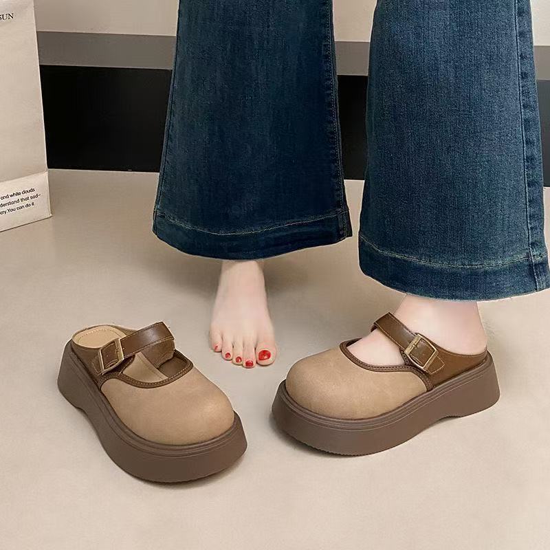 2025 vår og sommer ny dame koreansk yttertøy veske hode halv slep brettsko retro mote små plattformslippers