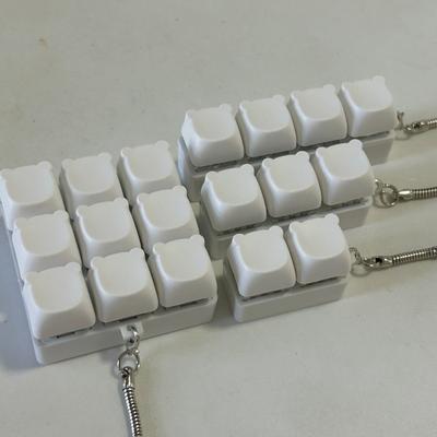 Relaxing 2/3/4/9Keys Fidget Keychain Keys Button Bear Head Finger Keyboard Cap Relief Stress Pass The Time Clicker Toy