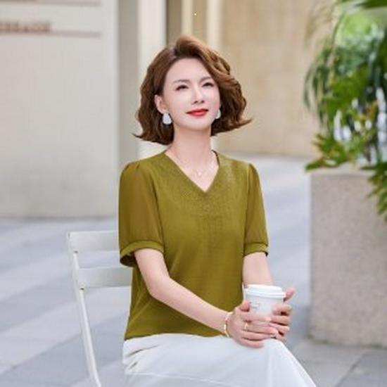 

Fashionable Chic Knitted Short Sleeve Top for Middle-Aged Women - 2026 Summer Collection 3XL