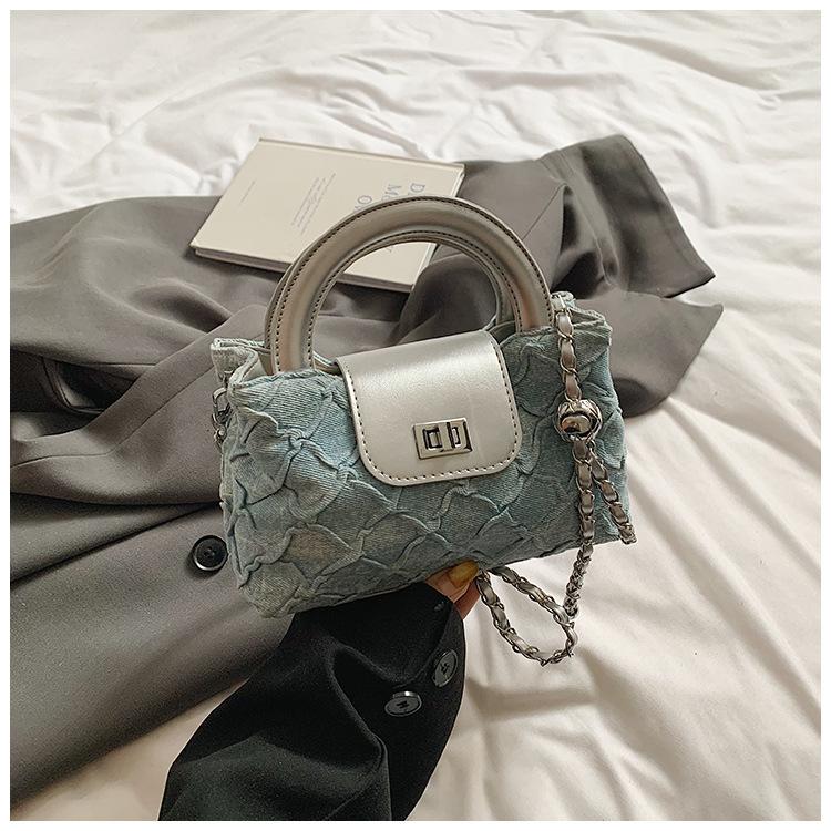 Fashion diamond chain portable small bag women's 2025 new niche design messenger bag popular commuter shoulder bag