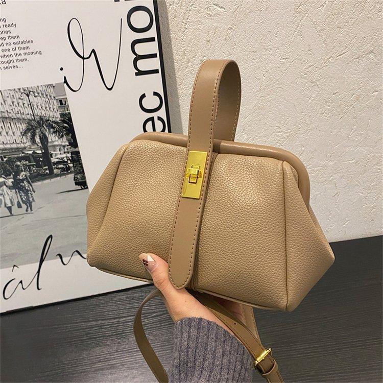 Bag Women's 2024 Autumn and Winter New Fashion Lock Portable Clip Shell Bag Versatile Shoulder Messenger Bag