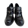 Prada Loafersy na wysokim obcasie Trójkątne Z logo skórzane loafersy czarna skóra Używane