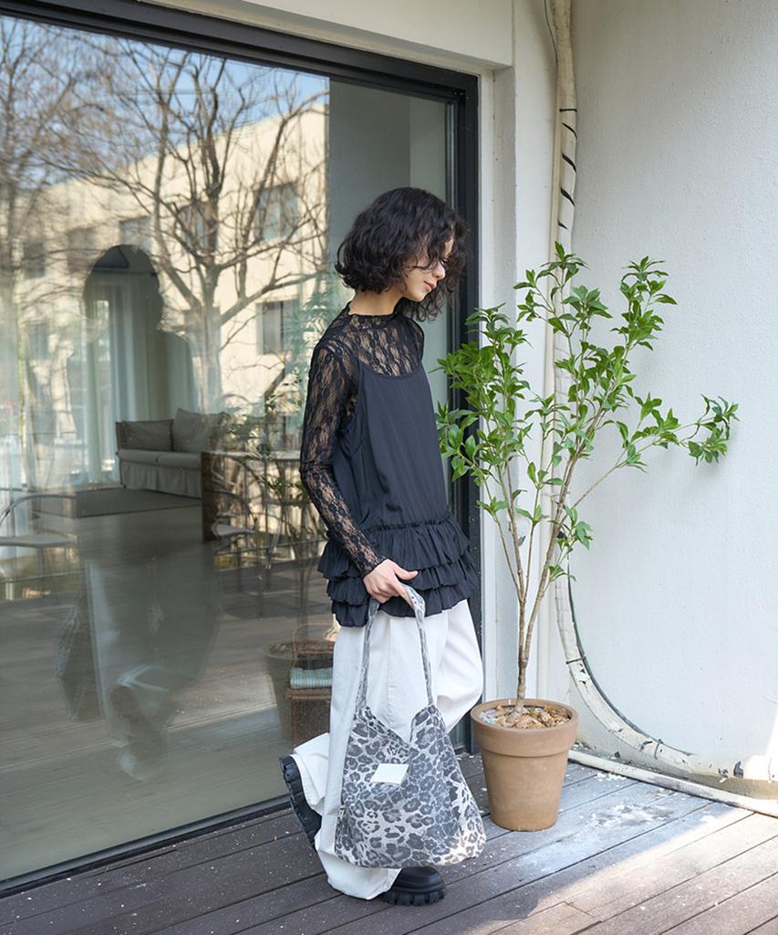 The Green Lab Leopard Print In-Pocket Shoulder Bag [Ash Grey]