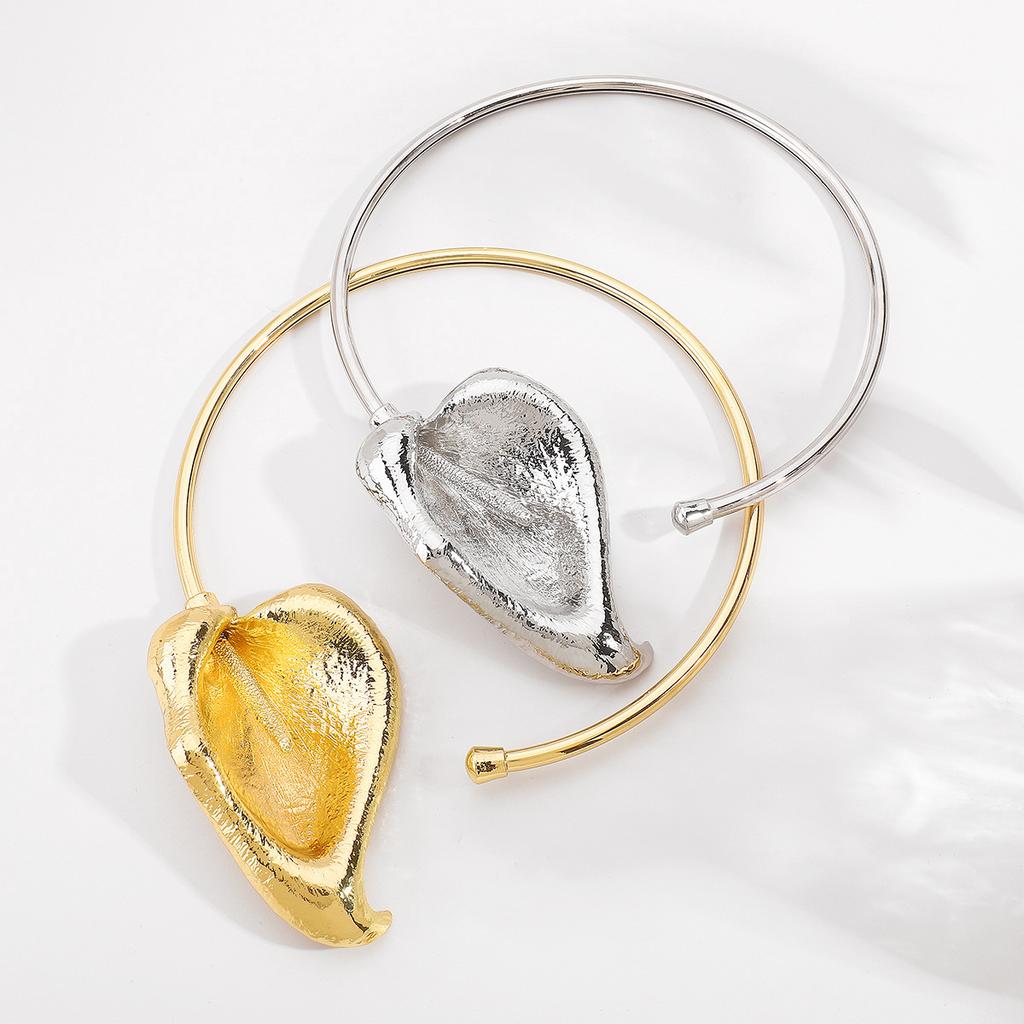 Tooxika Exaggerated Poplar Leaves Three-dimensional Metal Wind Collar Light Luxury Retro Niche High-level Sense Of Necklace Female