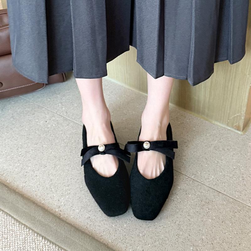 

French thick heel gray woolen single shoes with skirt evening shoes women s winter velvet bow Mary Jane fluffy shoes 35