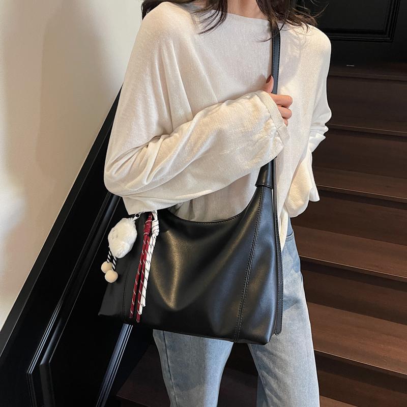 Tote Bag Commuter Large Capacity Shoulder Bag Women's Chains Crossbody Bag