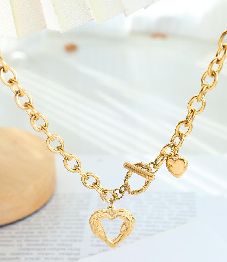 Marka 18k Gold Heart Necklace: French Style, Hollow Design, OT Clasp, Women's Titanium Steel Clavicle Chain (P1045)