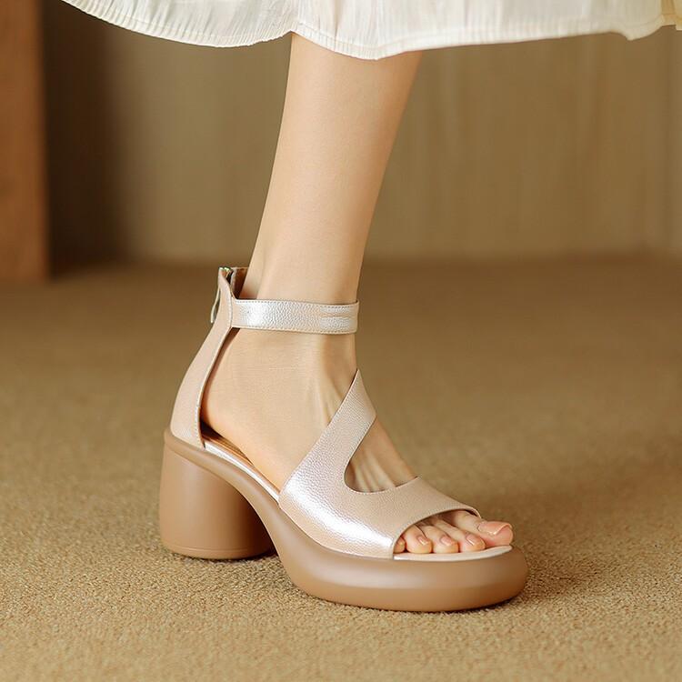 

Толстый каблук водонепроницаемый стол увеличение высоты слово с открытым носком сандалии женщины выходят на улицу 2025 мода легкий рот высокие каблуки летние сандалии 40 шампанского