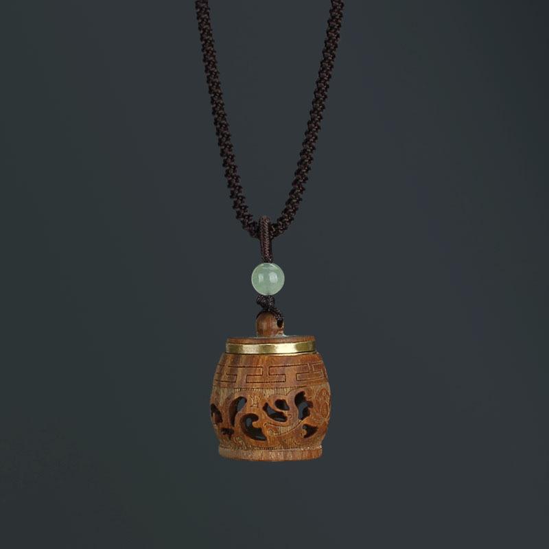 Retro Green Sandalwood Scented Pendant Necklace - Openable Scent Ball Box, Sweater Chain, Car Ornament for Men and Women