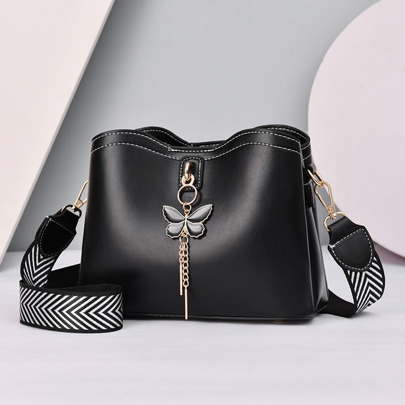 

iche orean version retro versatile commuter wide shoulder strap messenger bag women s new high-end bucket bag чёрный
