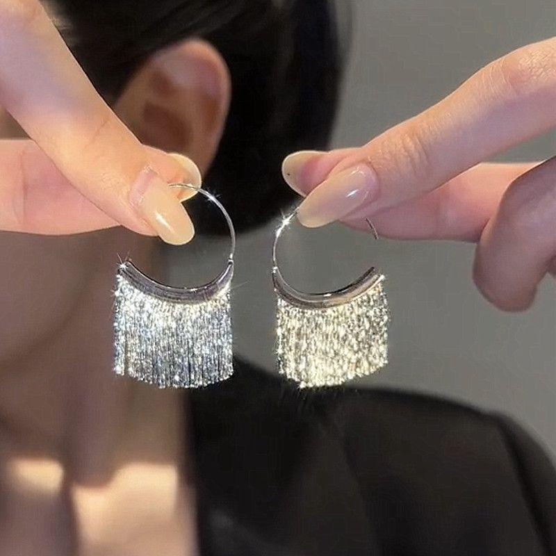 Cold Wind Heavy Industry Stylish 18K Gold Tassel Earrings Cold Style Tassel Circle