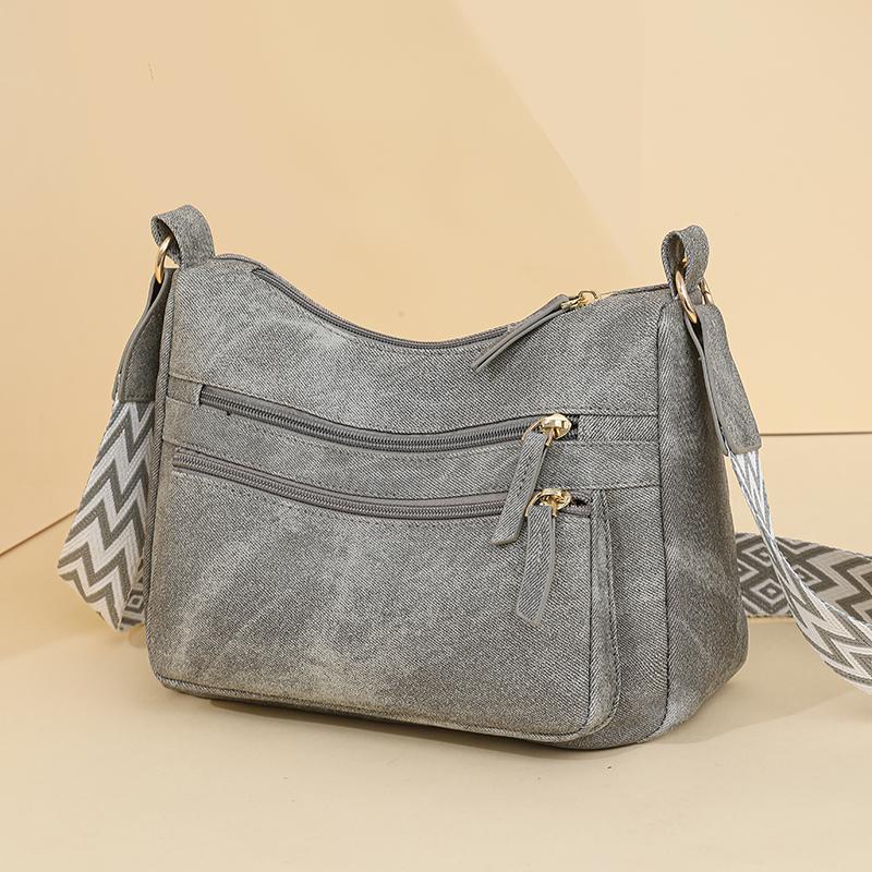 Women's Shoulder Bag Solid Color Vintage Shoulder Bag Large Capacity Commuter Crossbody Bag