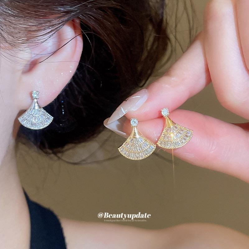 K Real Gold Electroplated Silver Needle Zircon Fan Stud Earrings, Earrings, Casual Simple Temperament Earrings, Light Luxury Niche Earrings.