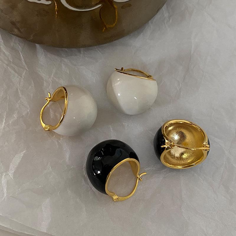 Enamel Drop Glaze Ball Ear Buckle Light Luxury Atmosphere High-End Hong Kong Style Retro Unique