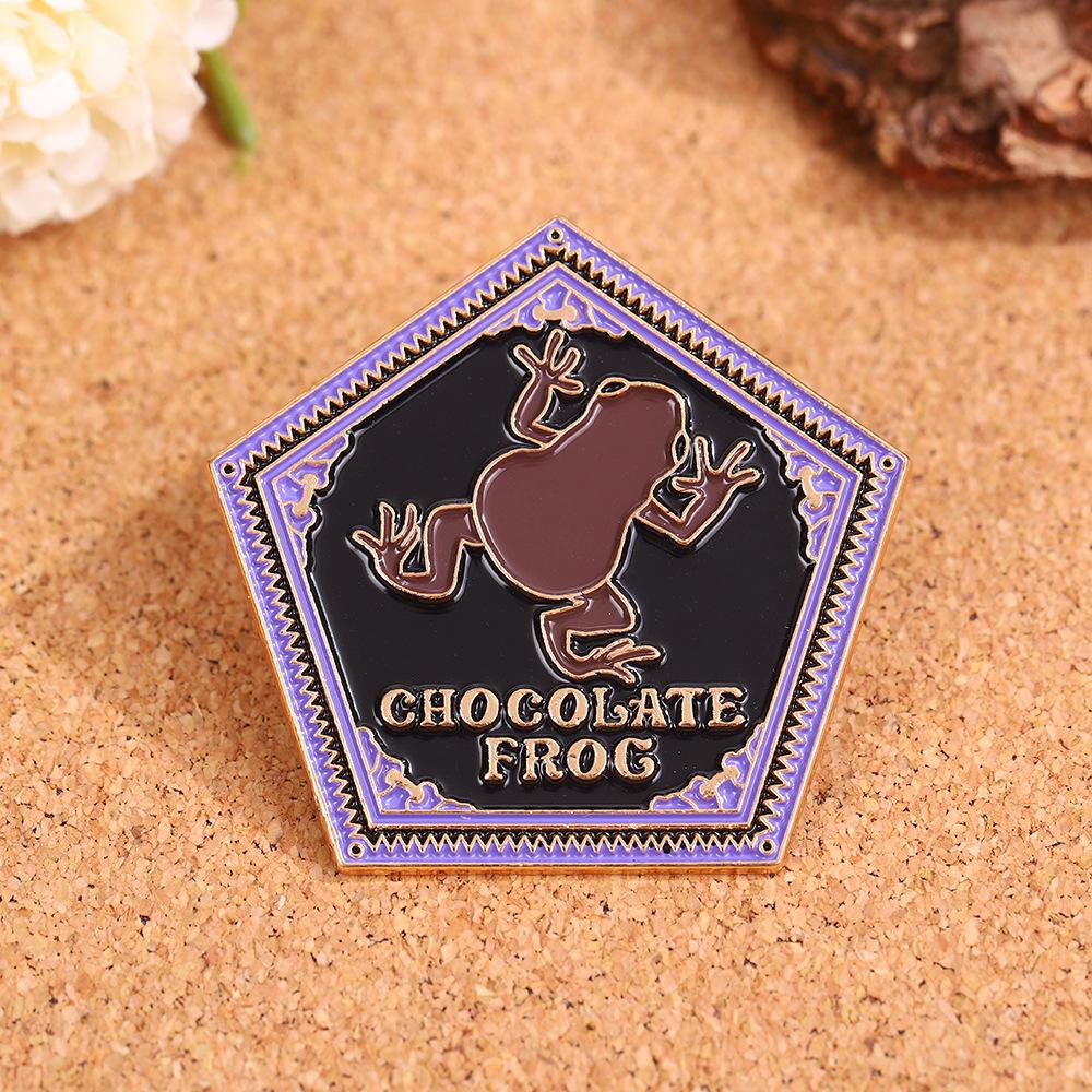 Frog brooch design high-end cartoon bag clothing decorative brooch
