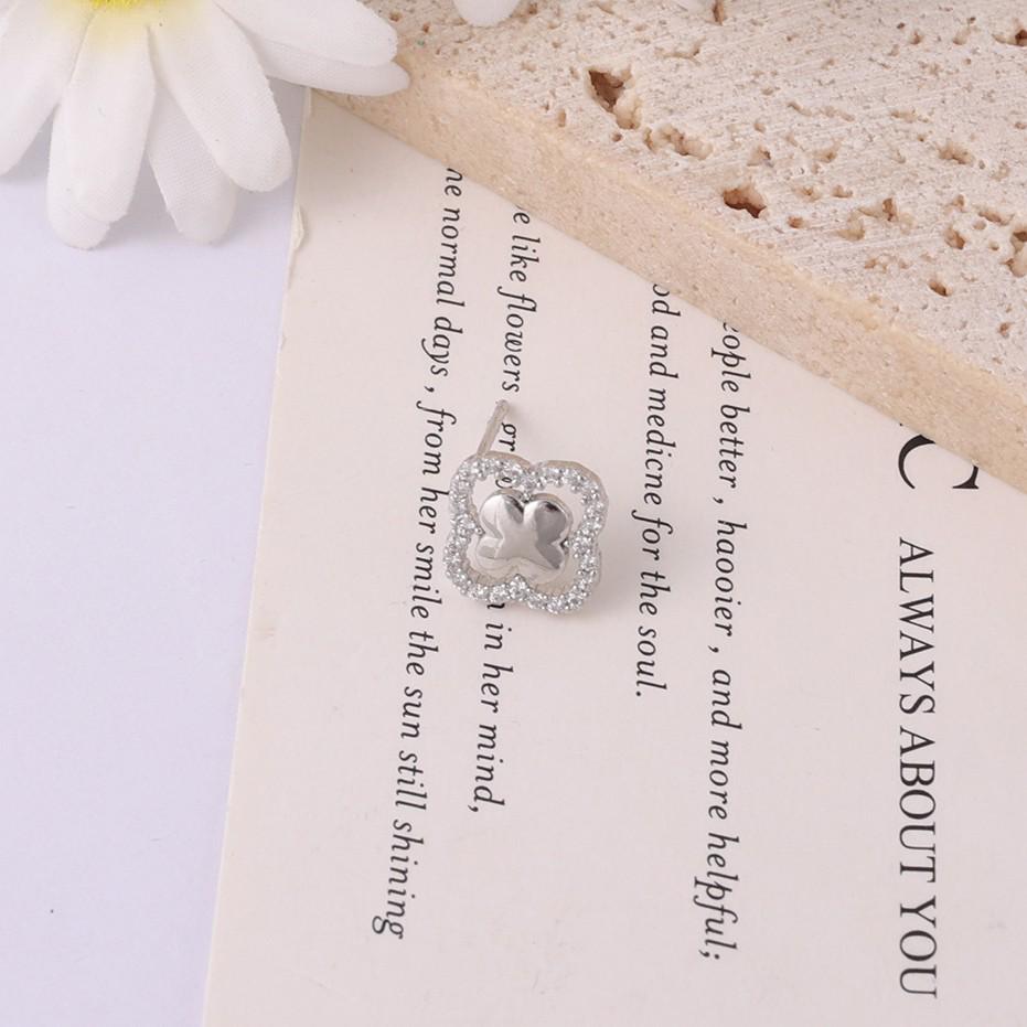Elegant Retro Flower Stud Earrings with Micro-Set Zircon and Multi-Bead Design