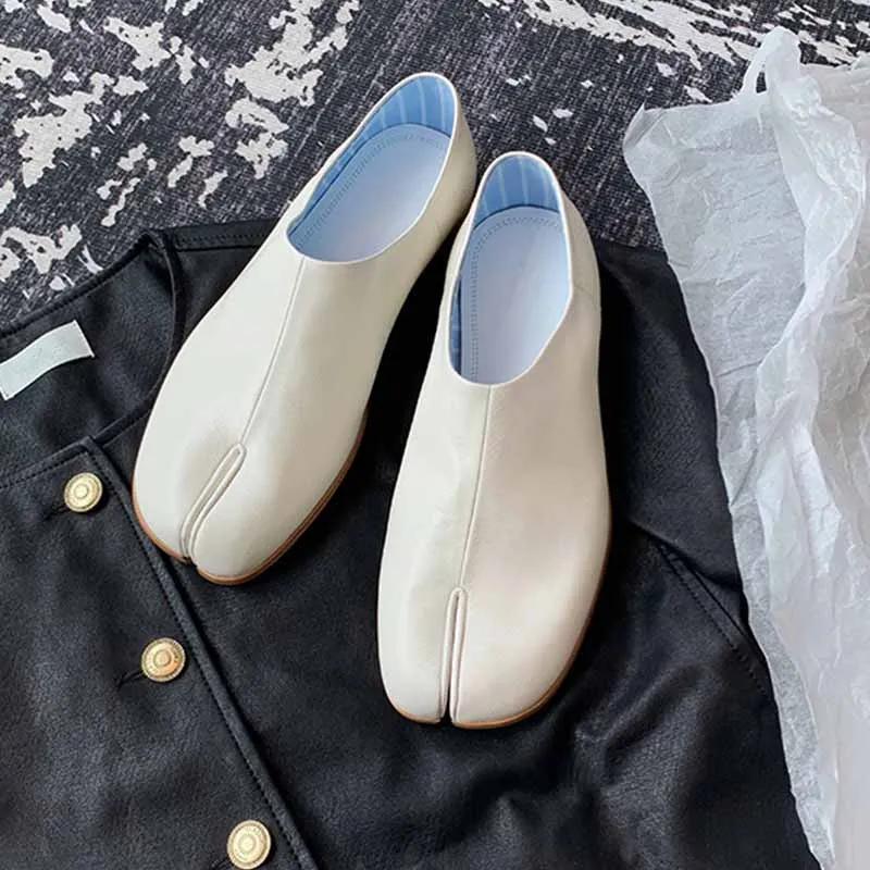 Tabi Ninja Shoes Women's Microfiber Leather Comfortable Flat Shoes Split-toe Slippers Soft-soled Loafers Short Ladies split toe