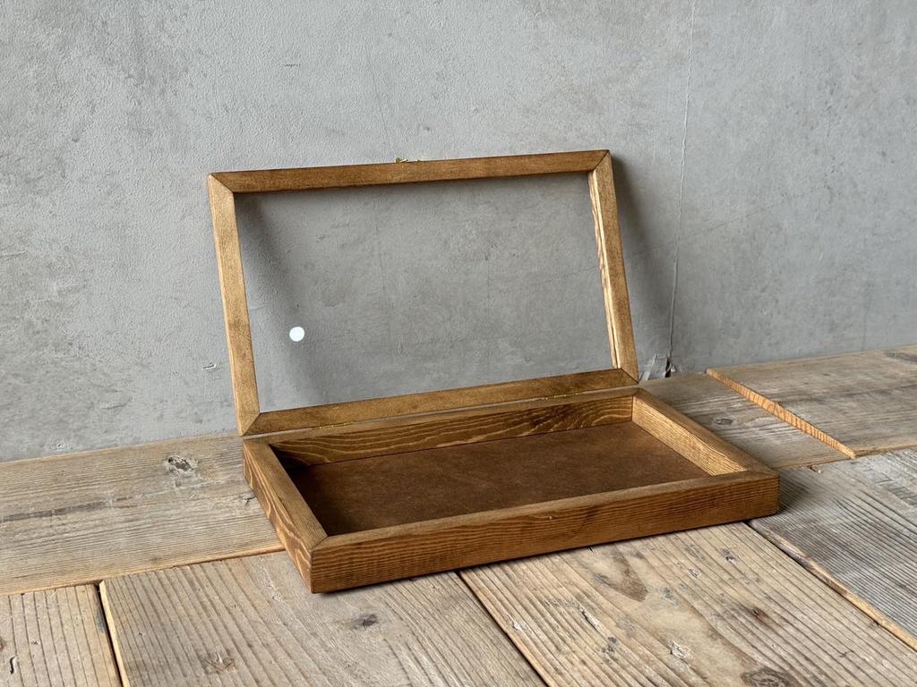 HERGESTELLT VON... Braune Holzvitrine MB-S10010 Acryl-Display-Vitrine für Schmuck, Accessoires und Sammlungen