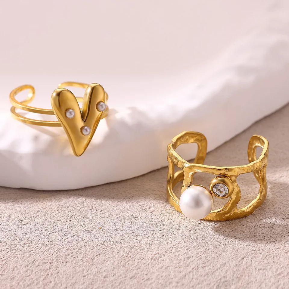 Doppellagige Breitring aus Edelstahl für Damen, Goldfarbe, Geometrisches Herz, Imitation Perle, Zirkonring Schmuck Party