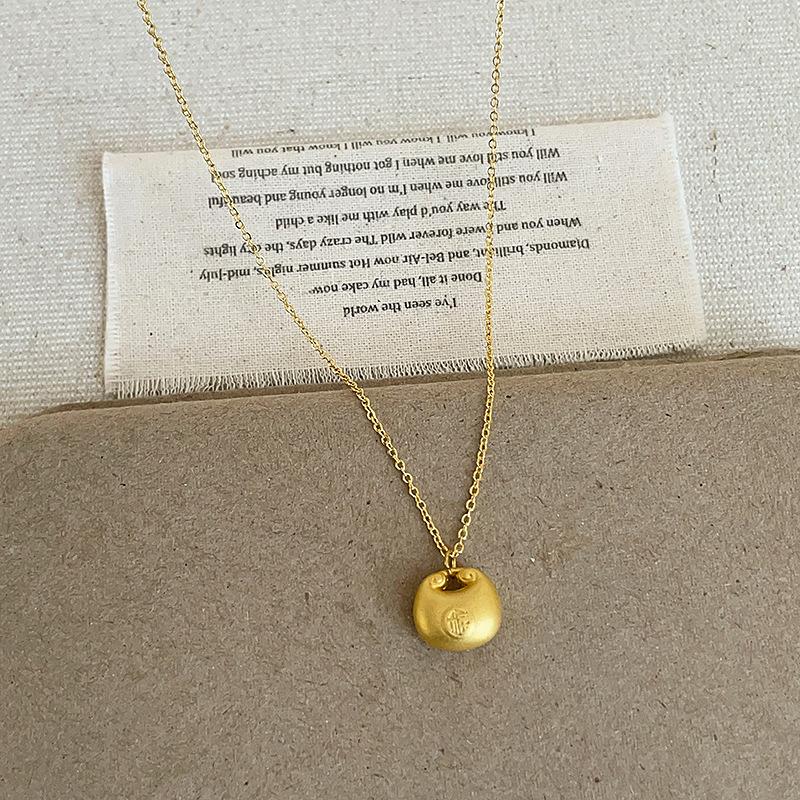 New Chinese Ancient Gold Chubby Fu Ingot Pendant Necklace Women'S Simple Fashion Temperament Versatile Neck Chain Sweater Chain
