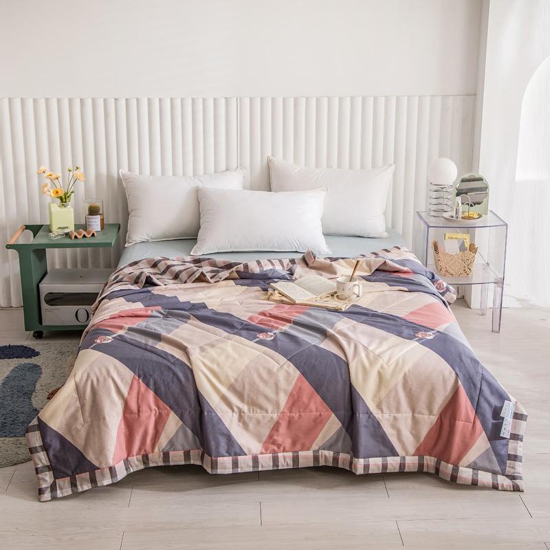 

Летнее одеяло в свежем цветочном стиле из хлопка с кондиционером, тонкое, приятное для кожи, дышащее, стеганое одеяло для мальчиков и девочек 200x230cm 1Pc