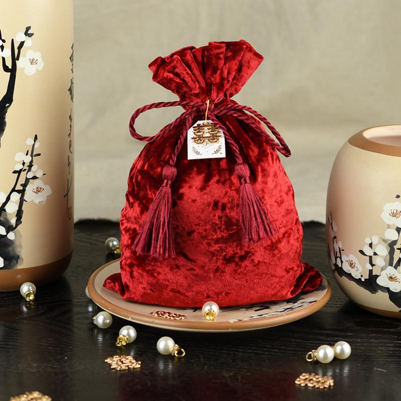 Elegant Silk Velvet Wedding Candy Gift Bag for Guests 12x14 cm